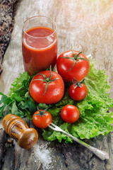 Composition of tomatoes and tomato juice and salad.