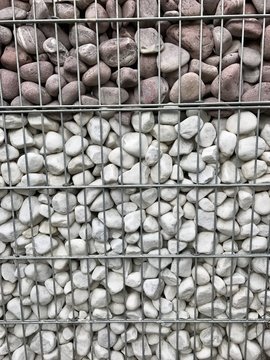 Steinwand in Metall 