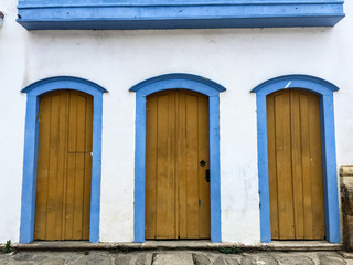 Paraty doors