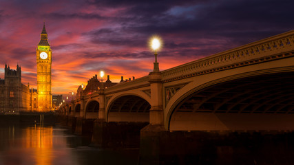 Fototapeta na wymiar A colourful sunset in London