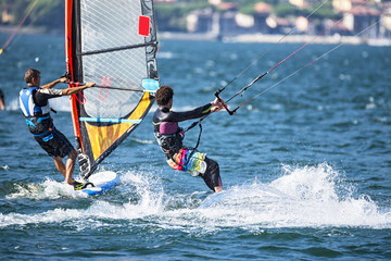 Windsurfer e kitesurfer