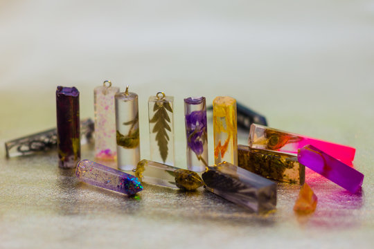 Many crystals made of epoxy resin