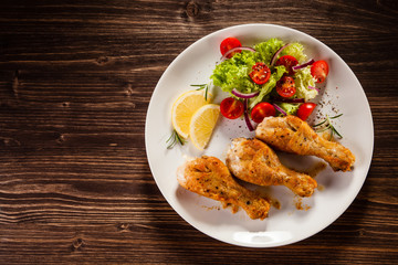 Roast drumsticks with vegetables