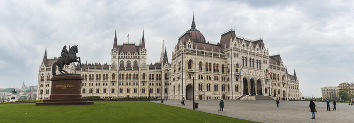 Fototapeta na wymiar Hungary parliament, Budapest