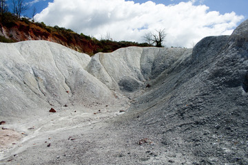 White and red contrast soil