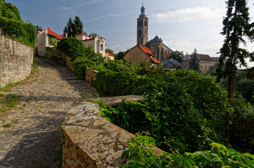 Long view of the monumental tower