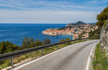 Fototapeta na wymiar Winding roads to Dubrovnik