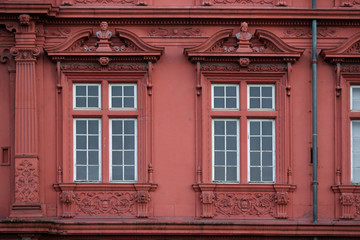 Fototapeta premium Fenster vom Kurfürstlichen Schloss zu Mainz