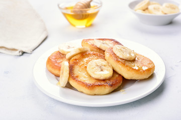 Fototapeta na wymiar Curd cheese pancakes