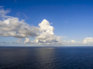 海の上に浮かぶ雲（パノラマ）