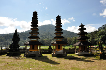 Bali Munduk Lake Tamblingan