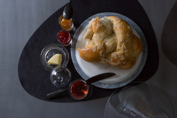 challah with marmelade