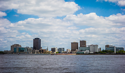 Fototapeta premium baton rouge downtown skyline across mississippi river