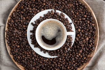 Geröstete Kaffeebohnen + Kaffee