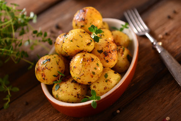 Roasted young potatoes