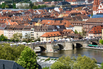 Fototapeta na wymiar Mainbrücke in Würzburg in Bayern Panorama