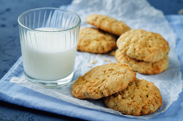 Oatmeal cookies with milk