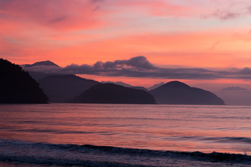 AMANHECER EM UBATUBA