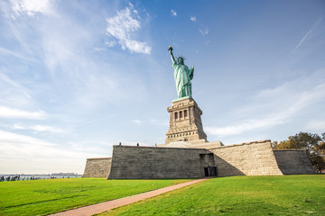 Fototapeta premium View of the Statue of Liberty in New York, USA. 