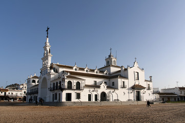 Fototapeta na wymiar Santuario de la ermita del Rocío en la provincia de Huelva, Andalucía