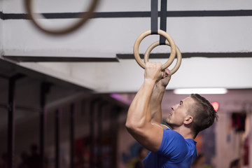 man doing dipping exercise