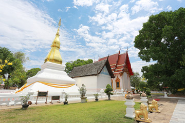 Fototapeta na wymiar Phra That Kham Kaen is Thai pagoda of history of Buddhism in Khon Kaen.
