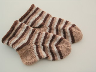 Handgestrickte Kindersocken