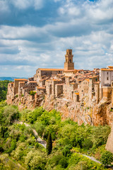 Fototapeta premium Vue sur le village de Pitigliano en Toscane