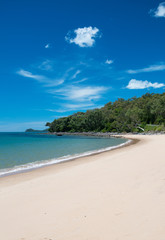 Fototapeta na wymiar Sandy Beach in Queensland Australia.