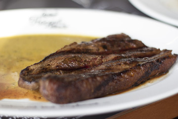 viande dans assiette