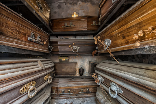 Old abandoned crypt in cemetery. La Recoleta Cemetery, Buenos Aires, Argentina