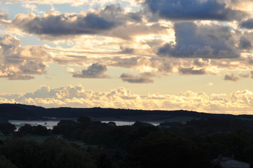 mystisch aufsteigender Nebel mit tollen Wolken,Putbus OT Vilmnitz auf Rügen,