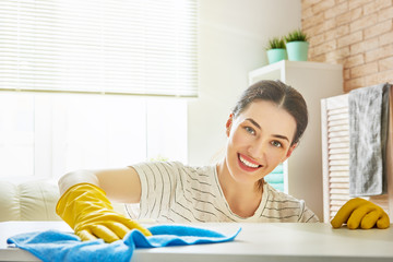 woman makes cleaning