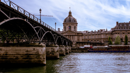 Fototapeta na wymiar Brücke über die Seine