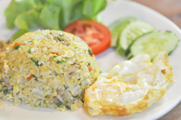 stir fried rice with fried egg