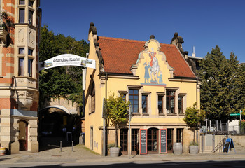 Eingang zur Standseilbahn, ehemaliges historisches Bräustübel, Kulturdenkmal, Körnerplatz, Loschwitz, Dresden, Sachsen, Deutschland,