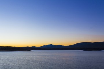 Puesta de Sol en pantano de Granadillas (Extremadura, Spain)