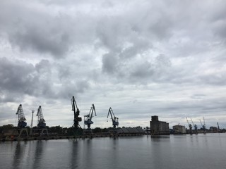 Port stoczniowy, Gdańsk, przemysł morski. - obrazy, fototapety, plakaty