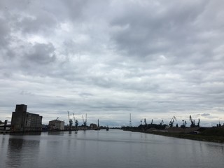 Stocznie Gdańska - widok z Motławy. Port stoczniowy. © nirvana27666