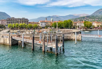 Photo sur Aluminium Ville sur leau Harbor of Intra, is a little town on Lake Maggiore, Italy