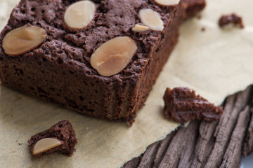 Chocolate brownie with almond topping