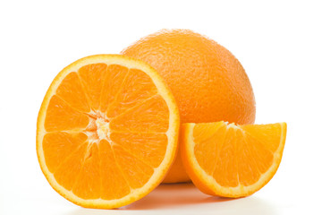 Fototapeta na wymiar Saftige Orange, aufgeschnitten, Close up