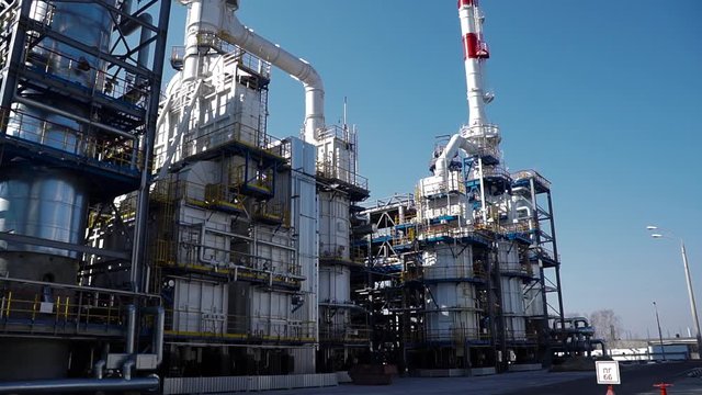 Refinery, Oil refinery