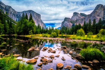 Fototapeten Yosemite Valley View mit El Capitan, Cathedral Rock und The Merced River © Paul