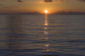 南太平洋の夕日