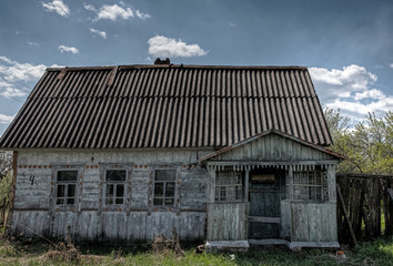 Fototapeta na wymiar Abandoned house in the village