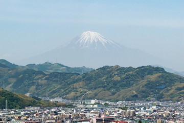 静岡県庁展望ロビーからの富士山