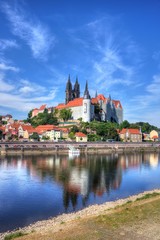 Blick über die Elbe auf Schloss Albrechtsburg in Meißen Sachsen