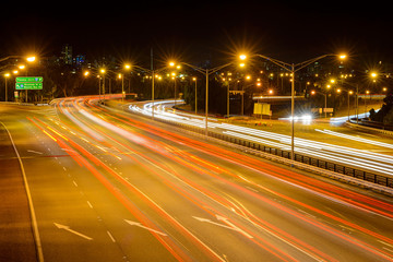 Fototapeta na wymiar Freeway im Centrum von Perth, Mitchell Fwy, Lichtspuren, City, Westküste, Westaustralien, Australien, Down Under