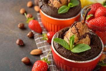 Baked pear in chocolate